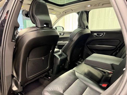 Used 2024 Volvo XC60 B5 Plus image 23