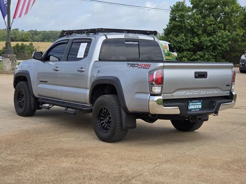 Used 2020 Toyota Tacoma TRD Off-Road AWD/4WD image 4