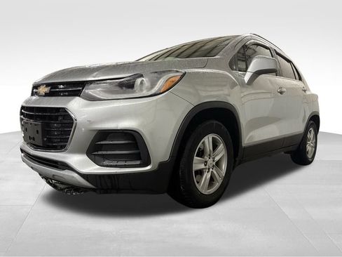 Used 2019 Chevrolet Trax LT w/ LT Convenience Package FWD image 9