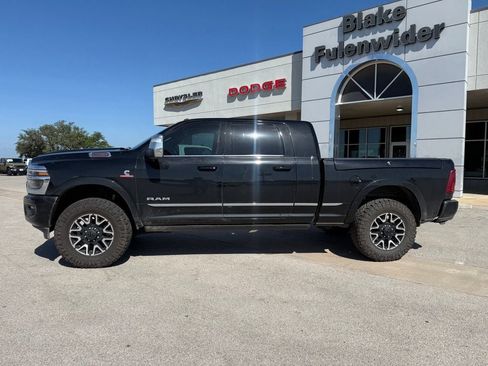 Used 2025 RAM 2500 Limited AWD/4WD image 2