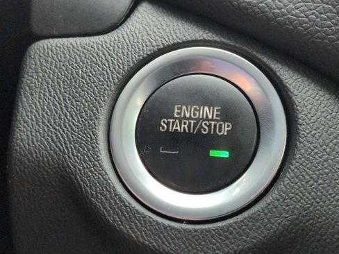 Used 2020 Chevrolet Equinox LT w/ Driver Convenience Package AWD/4WD image 19