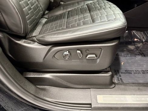 Used 2023 Cadillac Escalade ESV Sport Platinum image 25