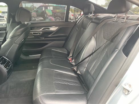 Used 2018 BMW 740i w/ M Sport Package RWD image 29