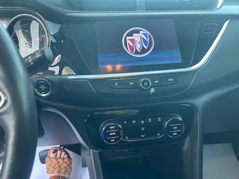 Used 2022 Buick Encore GX Essence image 16