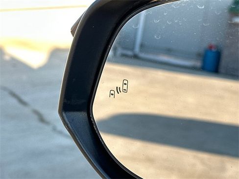 Used 2017 Toyota Highlander XLE image 13