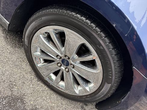 Used 2011 Ford Taurus Limited FWD image 5