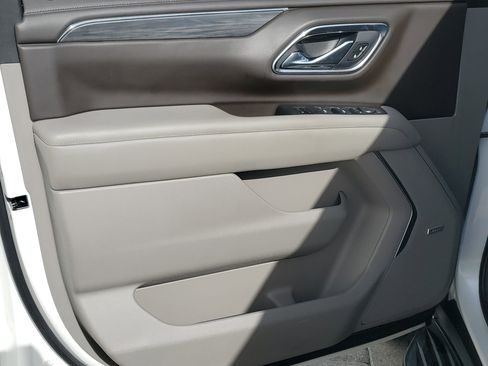 Used 2021 GMC Yukon SLT w/ SLT Luxury Plus Package image 18