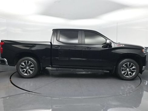 Used 2022 Chevrolet Silverado 1500 LT AWD/4WD image 39