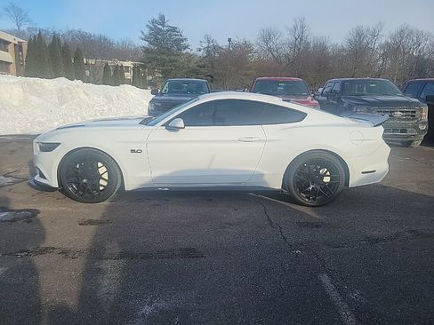 Certified 2017 Ford Mustang GT image 5