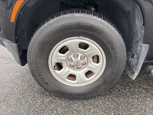 Used 2022 Nissan Frontier S image 10