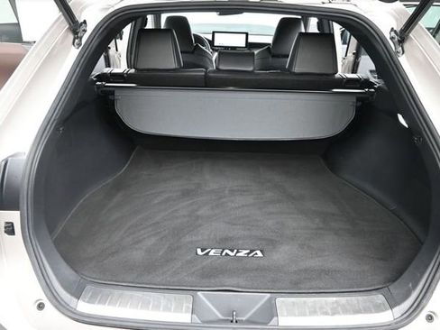 Used 2023 Toyota Venza XLE AWD/4WD image 18