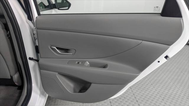 Used 2025 Hyundai Elantra Sport FWD image 19