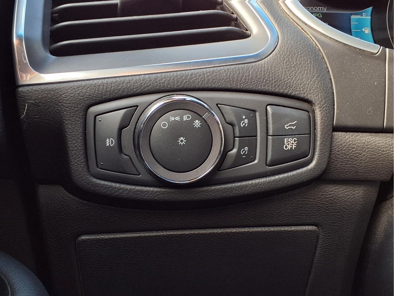 Used 2019 Ford Edge ST w/ Cold Weather Package AWD/4WD image 16