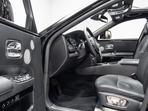 Used 2011 Rolls-Royce Ghost image 39