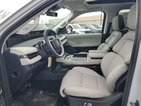 New 2026 Lincoln Navigator Reserve image 12