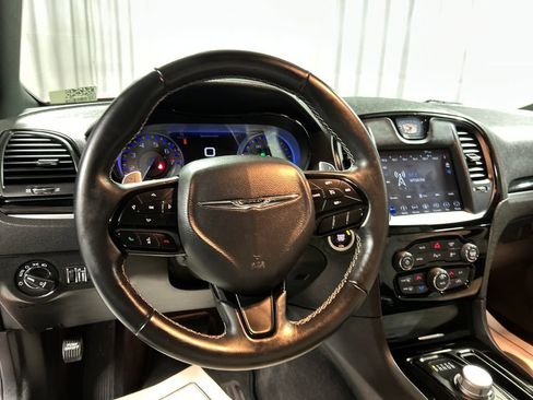 Used 2018 Chrysler 300 S w/ 300S Premium Group image 15