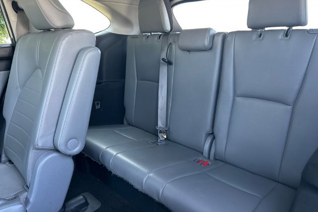 Used 2023 Toyota Highlander XLE AWD/4WD image 17