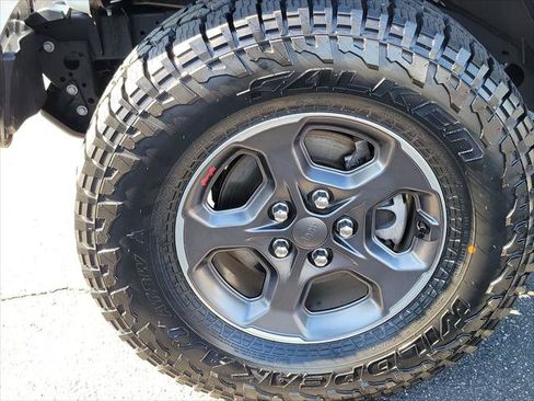 Certified 2020 Jeep Gladiator Rubicon AWD/4WD image 9