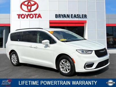 Used 2022 Chrysler Pacifica Touring-L