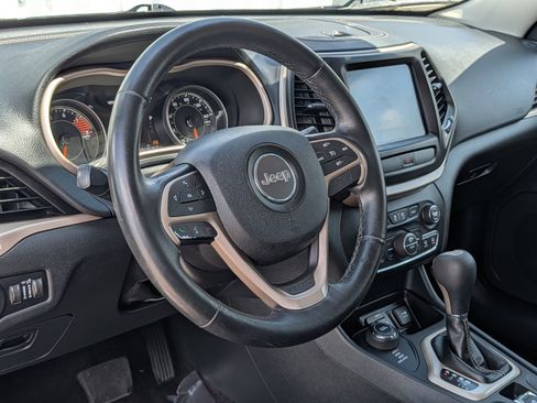 Used 2016 Jeep Cherokee Limited image 21