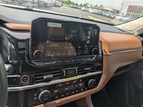 Certified 2023 Nissan Pathfinder Platinum AWD/4WD image 19