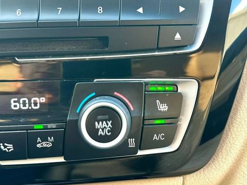 Used 2017 BMW 320i xDrive Sedan AWD/4WD image 19