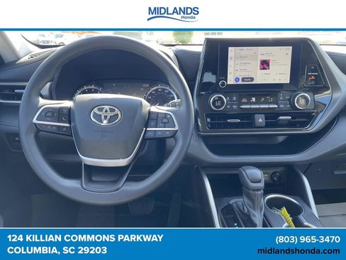 Used 2023 Toyota Highlander L FWD image 13