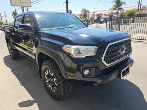 Used 2019 Toyota Tacoma TRD Off-Road AWD/4WD image 2