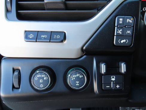 Certified 2018 GMC Yukon Denali w/ Denali Ultimate Package image 15