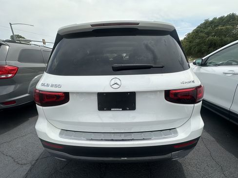 Used 2020 Mercedes-Benz GLB 250 4MATIC image 5
