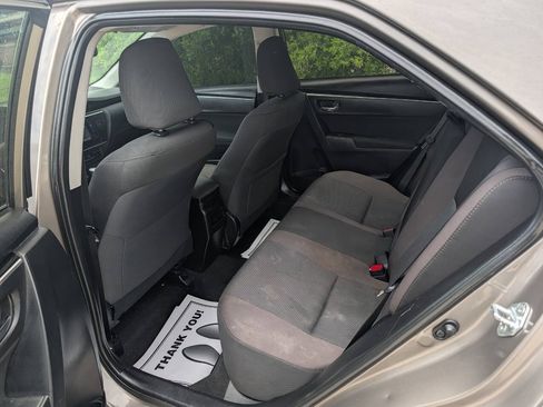 Used 2018 Toyota Corolla LE FWD image 4