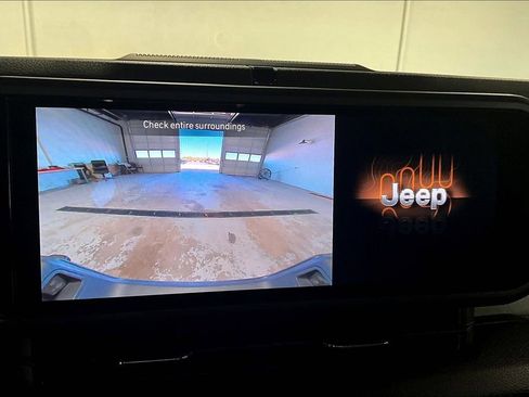 New 2025 Jeep Gladiator Sport image 16