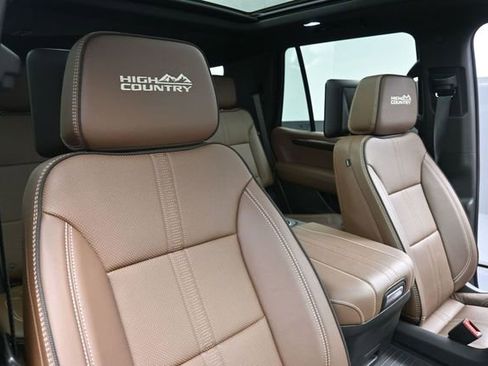 Used 2025 Chevrolet Tahoe High Country AWD/4WD image 30