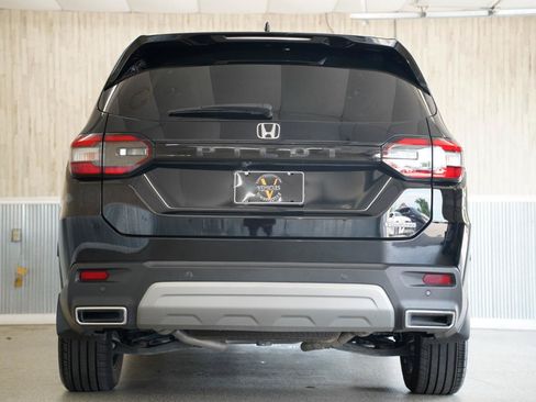 Used 2025 Honda Pilot Touring image 9