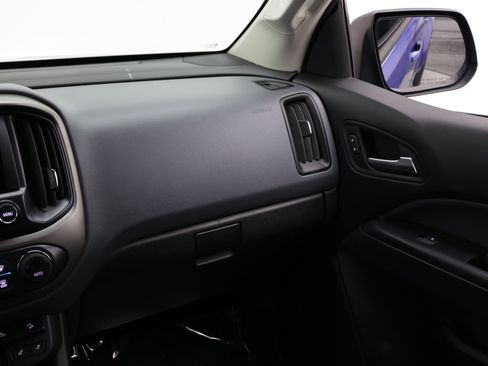 Used 2018 Chevrolet Colorado Z71 RWD image 32
