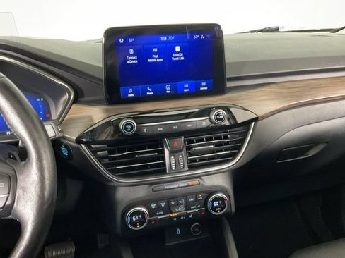 Used 2020 Ford Escape Titanium AWD/4WD image 18