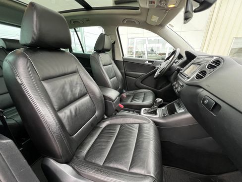 Used 2017 Volkswagen Tiguan Sport image 29