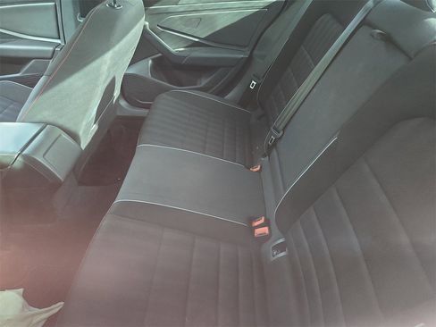 Used 2020 Volkswagen Jetta GLI image 9