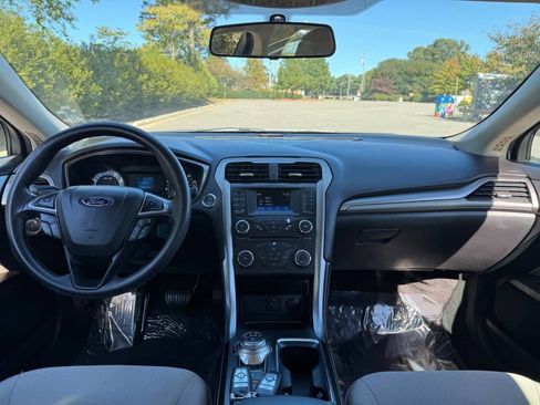 Used 2017 Ford Fusion S image 18