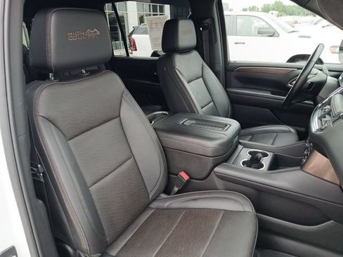 Used 2024 Chevrolet Suburban High Country w/ Max Trailering Package AWD/4WD image 31