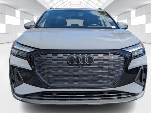 Used 2024 Audi Q4 e-tron Premium Plus w/ Premium Plus image 2