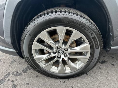 Used 2019 Toyota RAV4 Limited w/ Advanced Technology Package AWD/4WD image 12