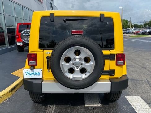 Used 2015 Jeep Wrangler Sahara w/ Connectivity Group AWD/4WD image 8