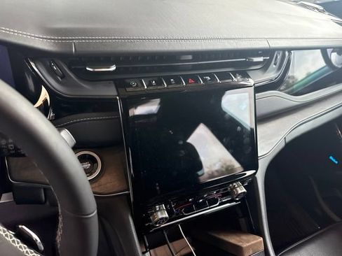Used 2023 Jeep Grand Cherokee L Overland w/ Rear Seat Video Group I AWD/4WD image 9