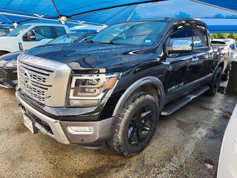 Used 2020 Nissan Titan Platinum Reserve w/ Moonroof Package RWD image 2