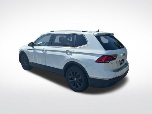 Certified 2024 Volkswagen Tiguan SE AWD/4WD image 3