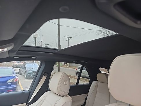 Used 2023 Mercedes-Benz GLE 350 4MATIC image 9