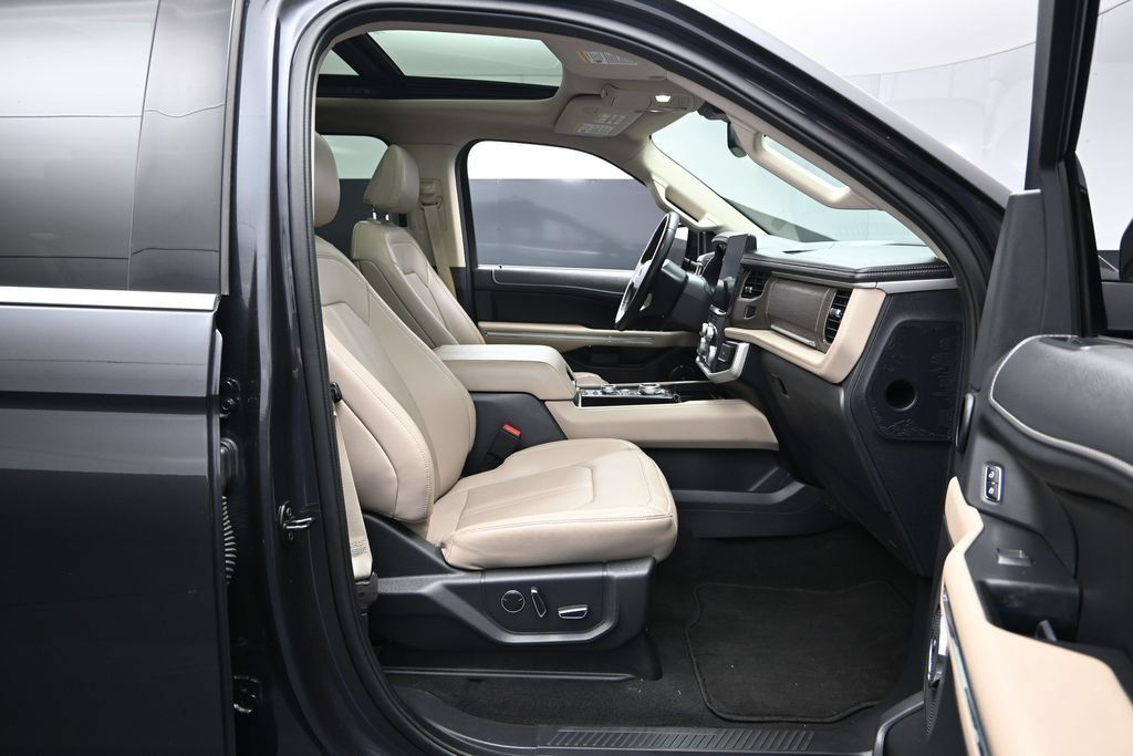 Used 2024 Ford Expedition Limited AWD/4WD image 25