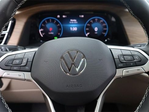 New 2026 Volkswagen Atlas SE image 13