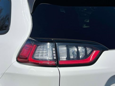 Used 2023 Jeep Cherokee Altitude Lux w/ Lux Elite Package image 8